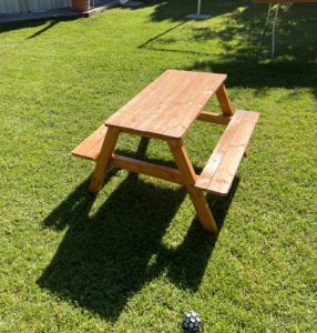 kids picnic table