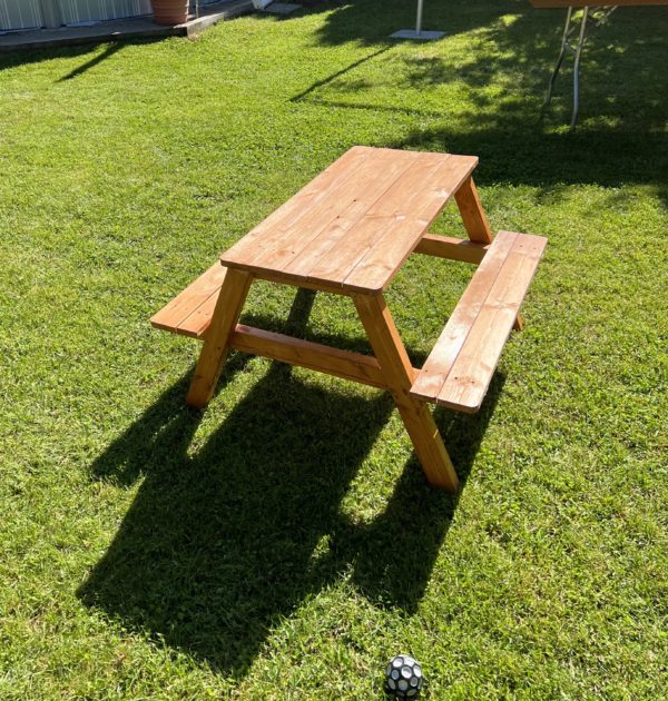 kids picnic table