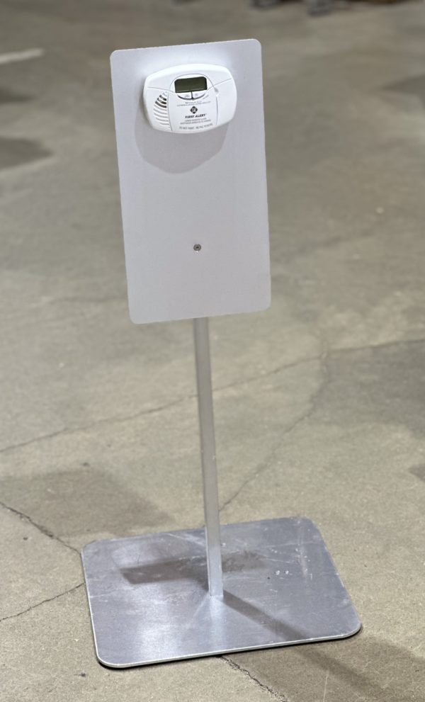 co2 alarm on stand