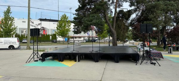 4'x8' Stage Riser - Image 17