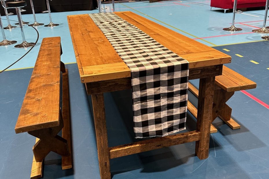 harvest tables with runner